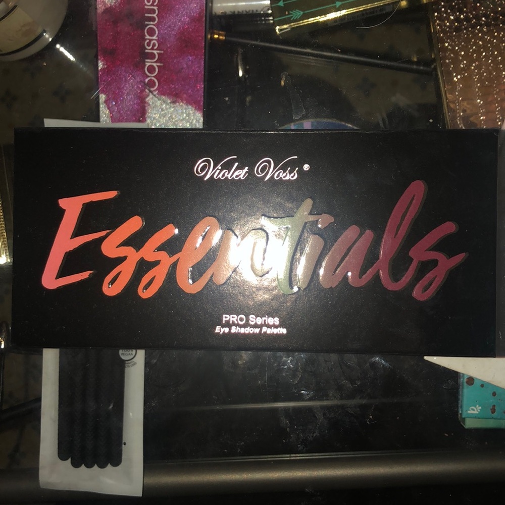 Violet Voss Essentials Palette Pro Series
